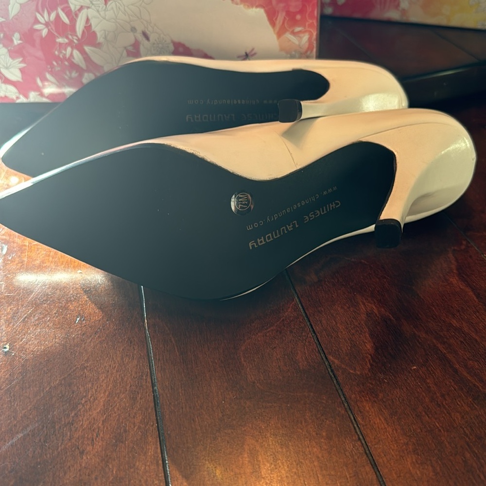 NEW Chinese Laundry SZ 7.5 Spicy Women's White Leather Point Toe - Picture 3 of 3